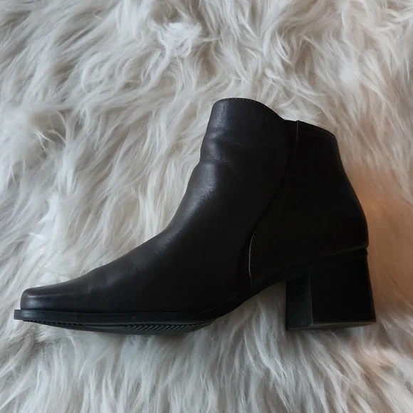 Dark brown leather booties size 6 new - Picture 4 of 6